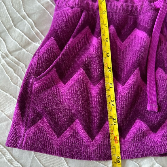 The North Face Fleece Jacket - Picture 8 of 8